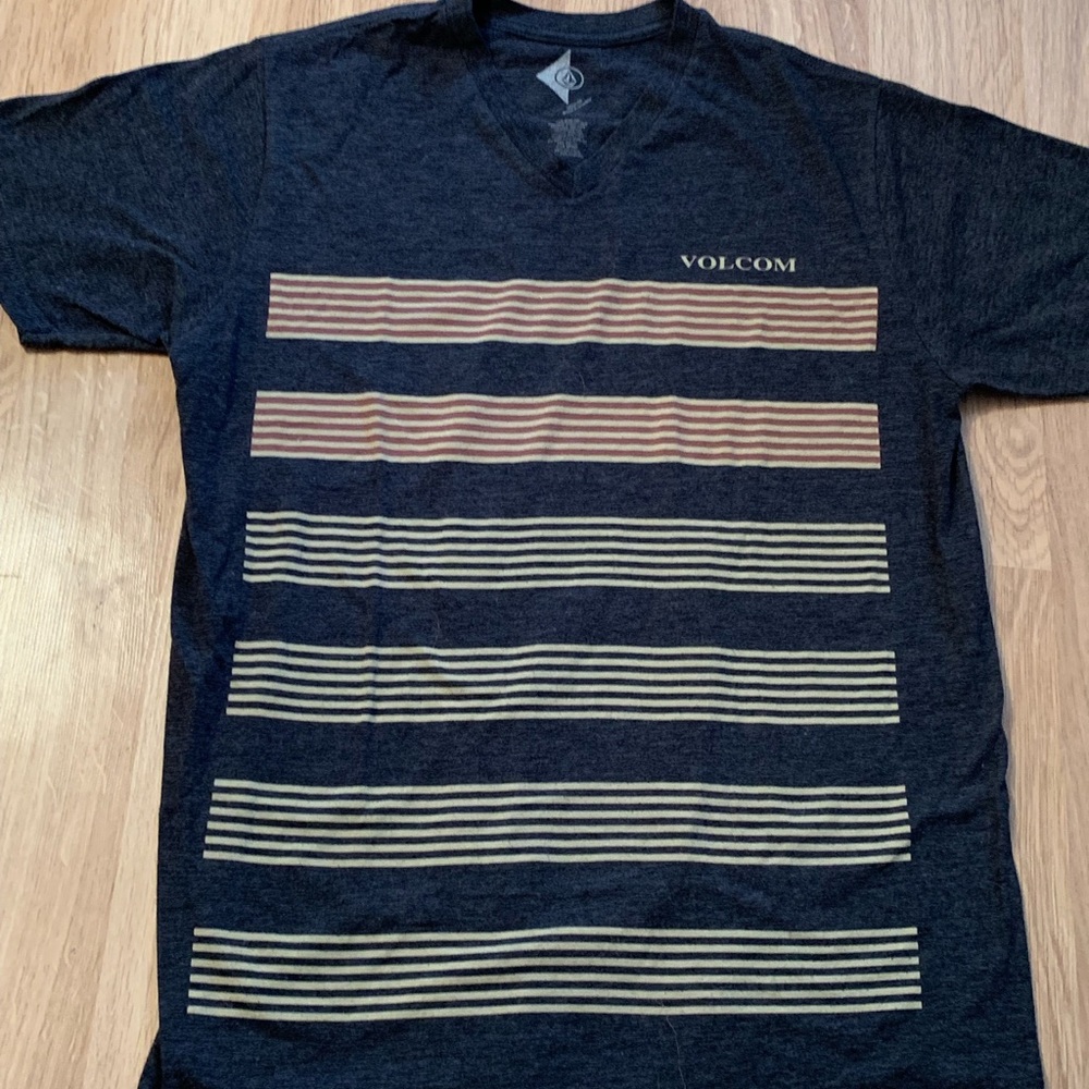Volcom T shirt